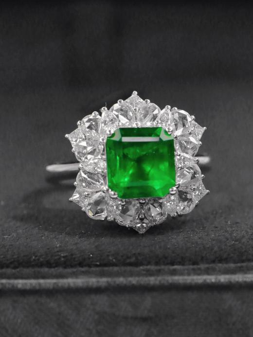 1.7ct刻面祖母绿戒指 商品图0