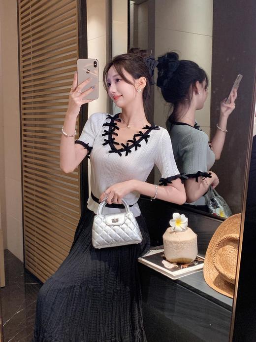 张心子【浪漫主义】V领显瘦弹力气质蝴蝶结针织衫上衣 U2505031 商品图1