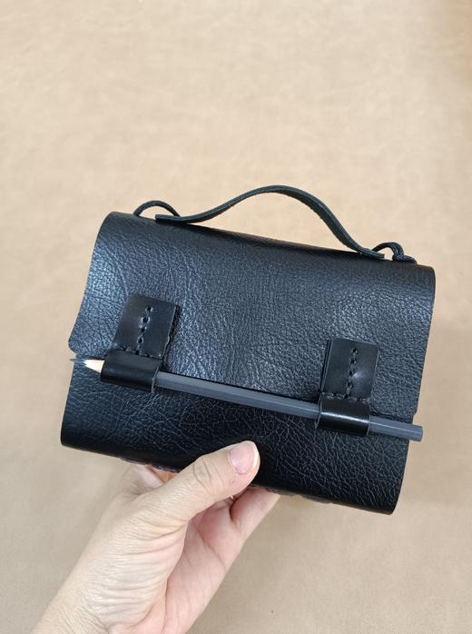 【订单现做 预售】原创手工牛皮背包笔记本 （五色可选：银色/黑色/棕色/绿色/灰色）文创 送礼 礼物  广西师范大学出版社 商品图14