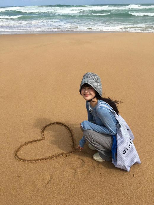 高版本❗️终于给我挖到了❗️【千鸟格防晒帽子】原版1：1定制 ‼️宇宙超低价💰49，怒省100多！本年度最佳的帽子，直接焊si在头上•ᴗ• 商品图12