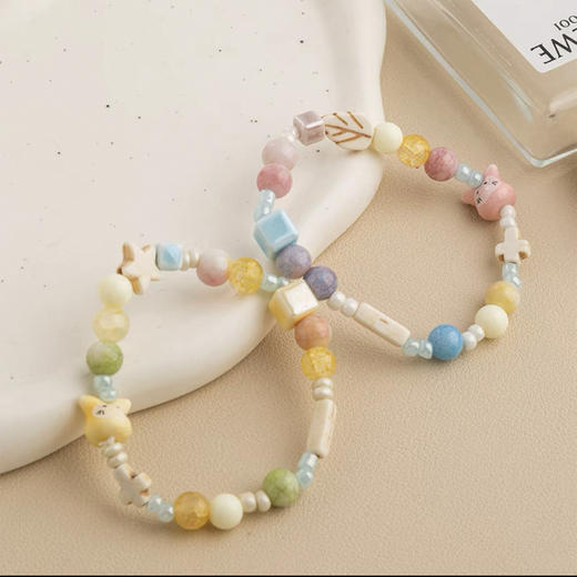 童趣可爱卡通手链彩色串珠手饰小众精致手串（图案随机） 商品图0
