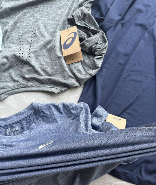 全新正品Asics亚瑟士激光穿孔男士弹力速干透气运动健身短袖t恤
五个色，尺码M-XXL 商品图6