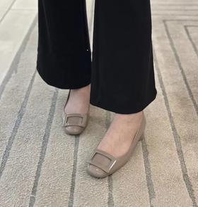 重磅渠道！ 2.5cm果冻漆皮方扣单鞋   烤漆方扣单鞋  低跟通勤  橡胶软底