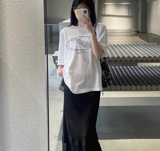 点此购买 WELLDONE夏季男女款字母印花LOGO蓝色水钻高街短袖T恤 md 318558 商品图6