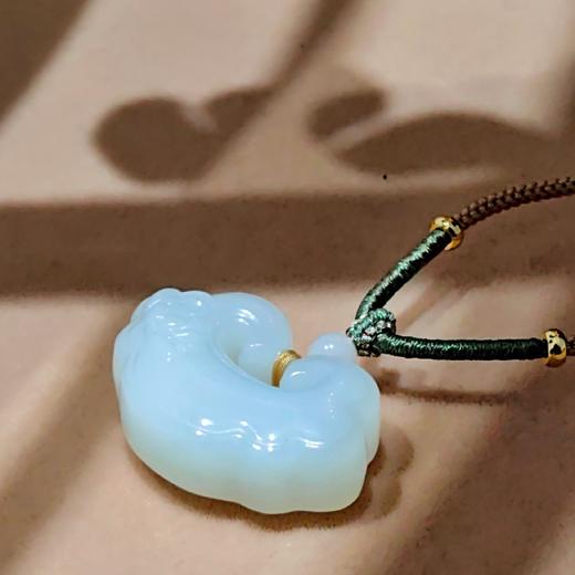 和田玉锁型项坠 商品图8