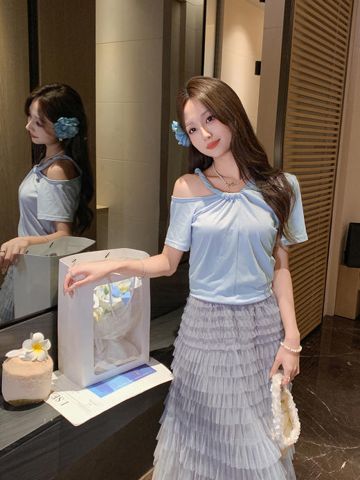 张心子【心动讯号】性感扭结露肩气质上T恤上衣 U2505033 商品图3