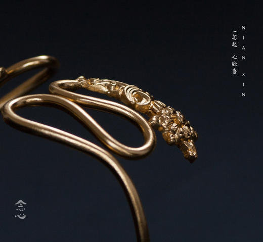 银鎏金缠绕莲花手镯 商品图2