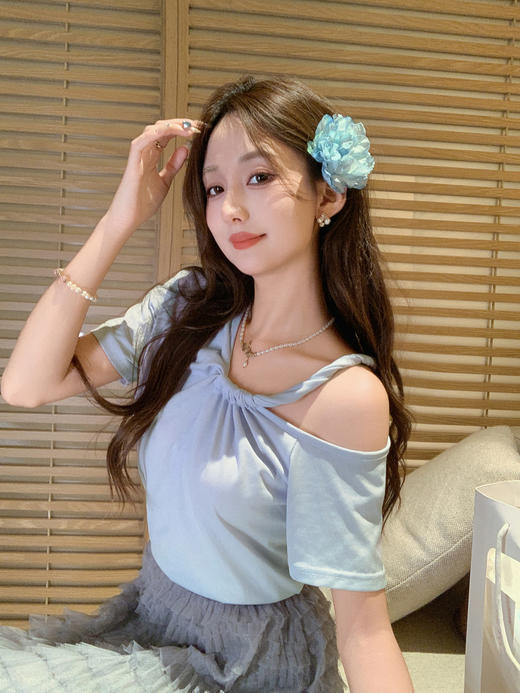 张心子【心动讯号】性感扭结露肩气质上T恤上衣 U2505033 商品图12