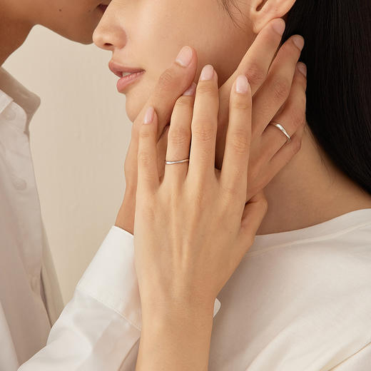 KADER卡蒂罗 莫比乌斯环情侣对戒 S925银镶宝石开口可调节情侣戒指一对 小众设计圣诞礼物送女生 礼盒装 情侣礼物一对 商品图5