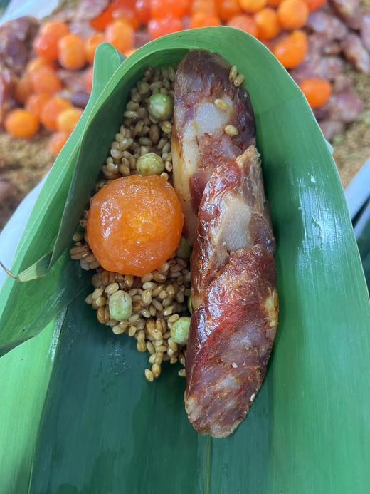 麻辣香肠蛋黄粽 商品图1