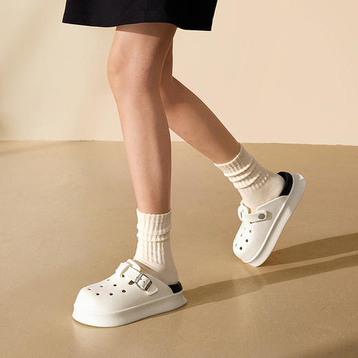 千百度镂空厚底洞洞鞋女款2025夏季新款半拖两穿休闲沙滩凉拖鞋Z25010472 商品图1