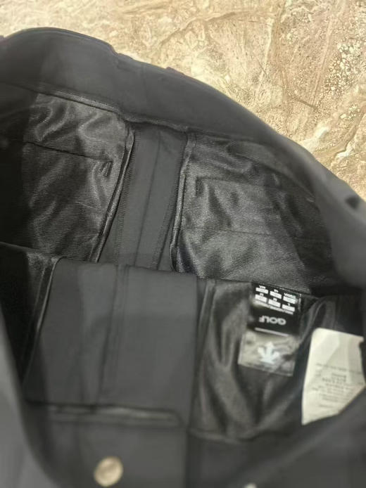 韩单正品迪桑特高尔夫系列男士弹力速干短裤 
商务休闲皆可，越南产
三个色，尺码 76 79 82 85 88
原价299000韩元 商品图8