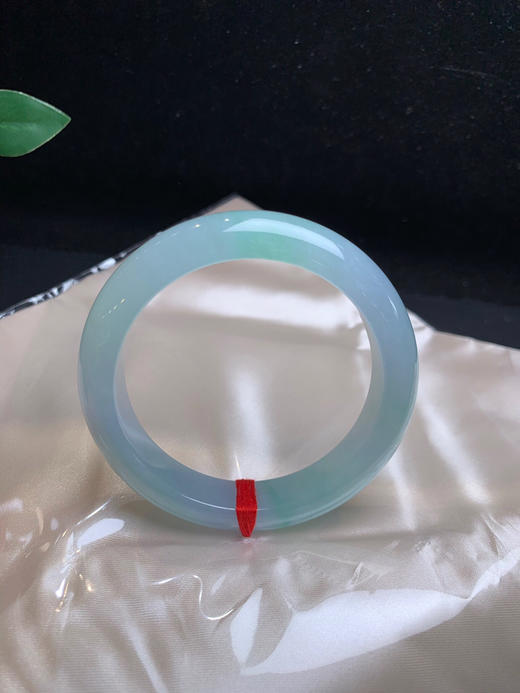 612944，54.8冰甜绿底手镯，清新甜绿底色，整体清爽干净，油润干净 商品图1