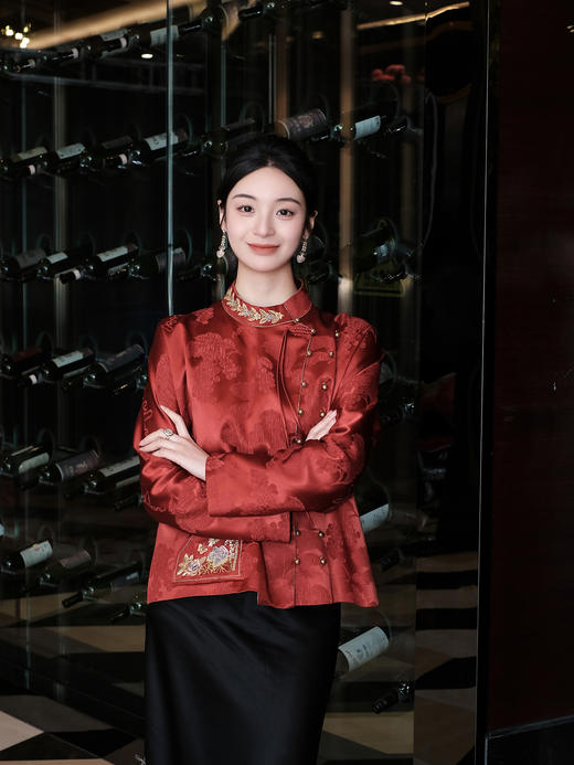 东方境X郭培| 刺绣提花新中式上衣-柿子红 商品图0