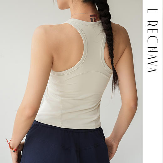 L RECNAVA 裸感一体胸垫修身显瘦工字背心 经典圆领好穿脱 长度到腹 遮肉显瘦 商品图6