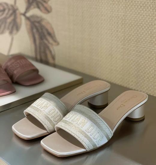 D家夏日必备一字拖小圆跟羊皮脚垫凉鞋 商品图10