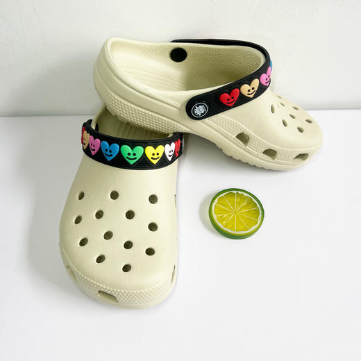 美尘  儿童款哈林洞洞鞋（随机配6个鞋花） 商品图1