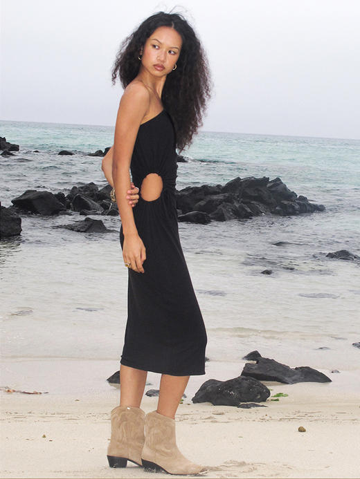 TR她热 黑沙 黑色弹力单肩纽结系带镂空显瘦性感修身连衣裙 商品图2