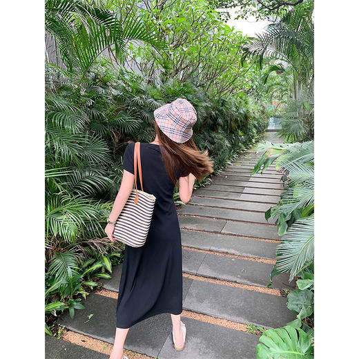 <曾小咸推荐>现货秒杀！微信超特价！设计感扭结收腰显瘦开叉连衣裙 日常159.99 立减80 秒杀79.99！ 商品图4