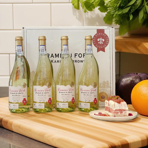 【超值4瓶礼盒装！】拉摩图堡·凯伦巴罗斯半甜白葡萄 750ml*4支 手提礼盒装 独特歪脖瓶设计 西班牙原瓶进口 13度半甜型 清爽可口 香气馥郁 商品图0