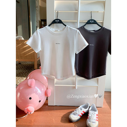 <曾小咸推荐>新品现货秒杀！卖完下架不再补 ！微信粉丝打折价！！2色简约正肩短袖t恤 日常89.99/件 立减40 秒杀49.99/件！！ 商品图1