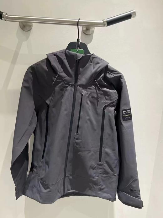 【3XL/4XL断码】 安踏风暴甲国家队运动上衣 2024防暴雨冲锋衣152427626【库存有限，如无货将做退款，介意慎拍！】 商品图0