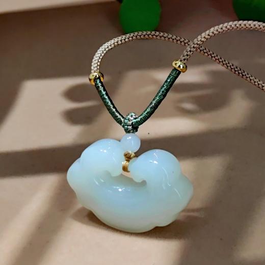 和田玉锁型项坠 商品图5
