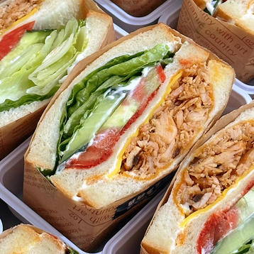 现烤面包—鸡肉三明治 商品图0