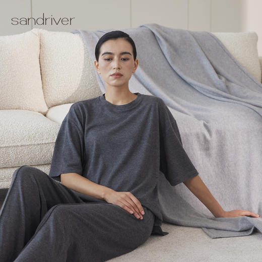 精纺羊绒宽松短袖女套衫SJF97W039N 商品图3