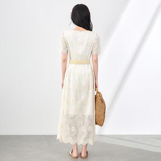 「高货wl」全新升级【铂金会员358/天猫479/差价121】(00505)洛诗琳法式设计感V领连衣裙2025夏季刺绣蕾丝收腰裙子女 商品图1