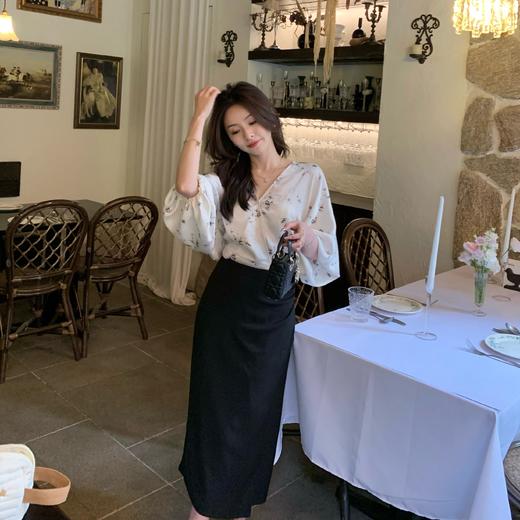 金蘑菇菇 迷迭香 优雅法式感 印花/纯色缎面上衣 商品图1