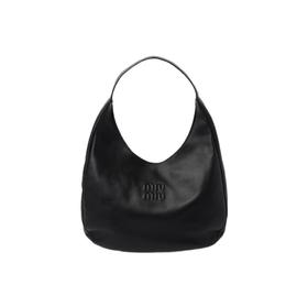 MIU MIU缪缪 压纹刻字徽标磁扣开合 皮革 流浪包手提单肩包 女款 黑色