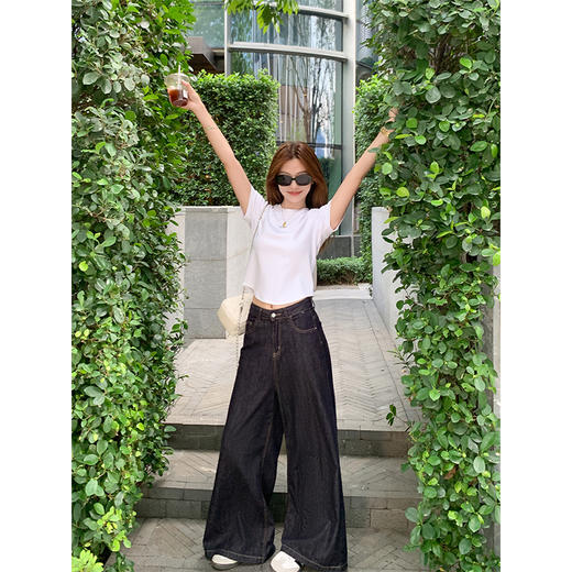 <曾小咸推荐>新品现货秒杀！卖完下架不再补 ！微信粉丝打折价！！2色简约正肩短袖t恤 日常89.99/件 立减40 秒杀49.99/件！！ 商品图3