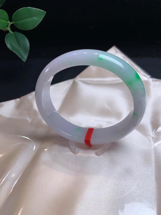 612946，54.8淡紫飘绿贵妃，底妆特别细，淡紫底飘阳绿色，清新干净 商品图0