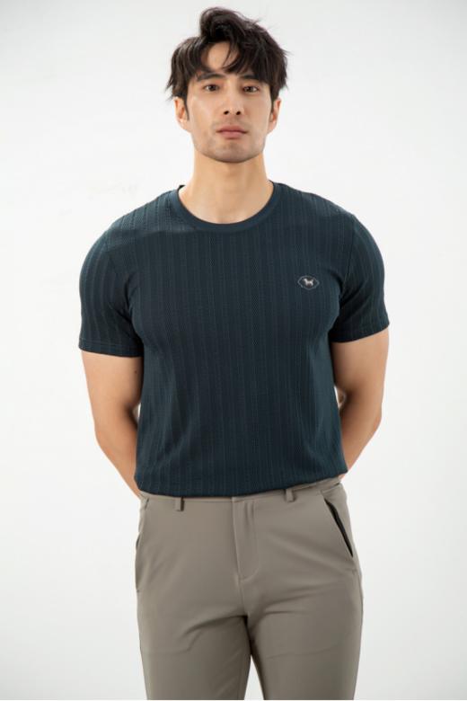 【Hilnan&Bellne哈蒙班尼男士专版速干空调衫系列23711款圆领】 圆领衫设计简约大方，无论是单穿还是打底，都能轻松驾驭。 速干四面弹的户外面料，3D立体裁剪的版型，出色的户外性能！👖 商品图2