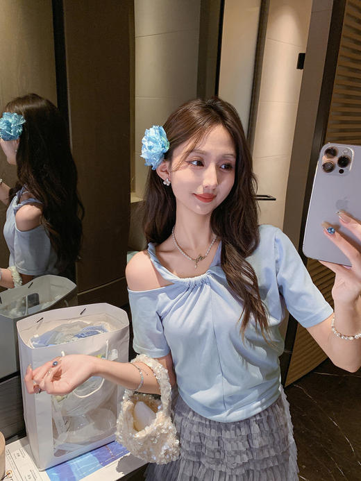 张心子【心动讯号】性感扭结露肩气质上T恤上衣 U2505033 商品图6