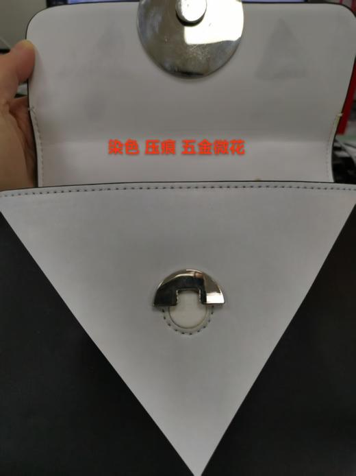 8172A71801M03M03F 迪桑娜DISSONA   新款真皮手提包时尚女包  19.5x9x14.5cm【金属微花，印痕】 商品图3