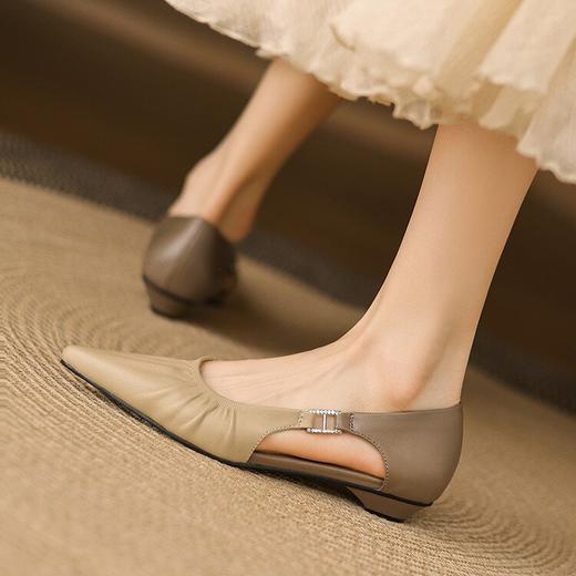 【预售5天】法式尖头真皮软皮透气镂空单鞋女新款夏季低跟百搭配裙子KYD&KK10960 商品图1