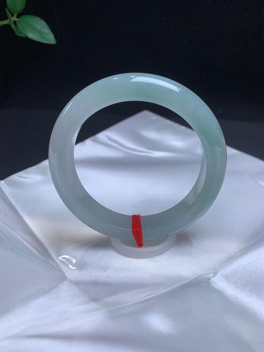 612936，55.晴水底手镯，整条带淡淡的底色、清新干净、很秀气 商品图0