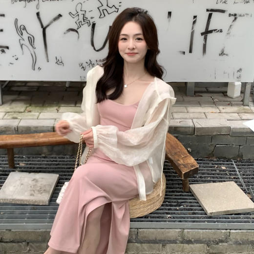 金蘑菇菇 极简主义/解构剪裁 夏日冰丝凉感通勤吊带连衣裙 商品图3