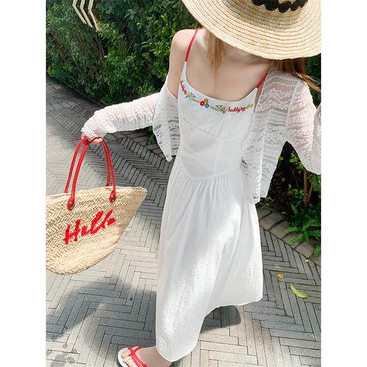 【折后再享2件88折】微信粉丝打折价！！刺绣吊带连衣裙 日常229.99/件 立减90 秒杀139.99/件！！ 商品图1