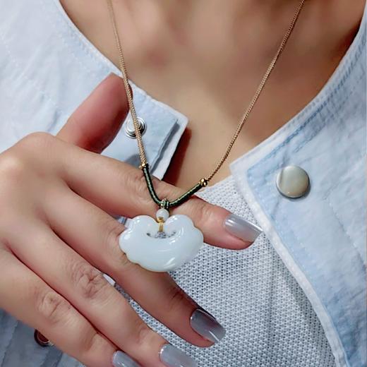 和田玉锁型项坠 商品图10