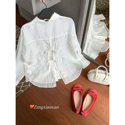 <曾小咸推荐>法式白色蕾丝蝴蝶结防晒衬衫 商品图1