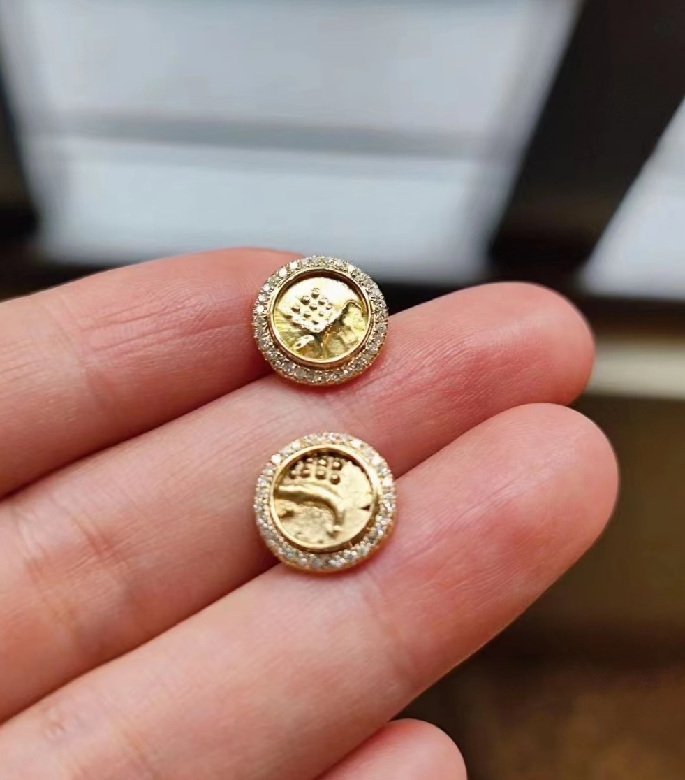 古董科沁金币镶钻耳钉