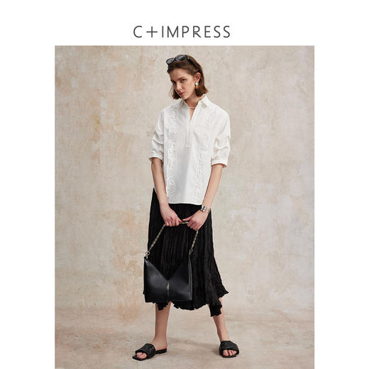 优雅V领镂空刺绣简约时尚通勤衬衫CS2502078 商品图3