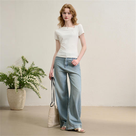 西遇法式慵懒修身短袖女夏季新款不规则斜领简约百搭纯白体恤D1640909/V0050553 商品图2