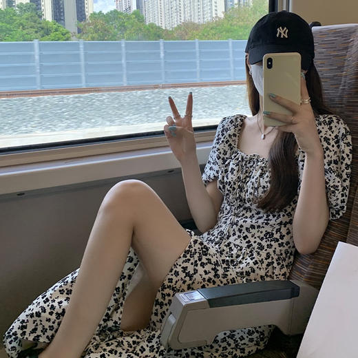 西遇碎花泡泡袖连衣裙女2025年夏季新款开叉收腰系带法式方领裙子SS050718 商品图2