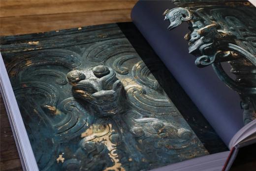 《周秦汉唐文明特集》，一套四巨册，分为《综合卷（上下）》、《法门寺卷》、《壁画卷》，8开精装，页数不便清点，净重约为70斤，仅印200套，上海书画出版社2004年初版，原定价15000元。售价6980 商品图3