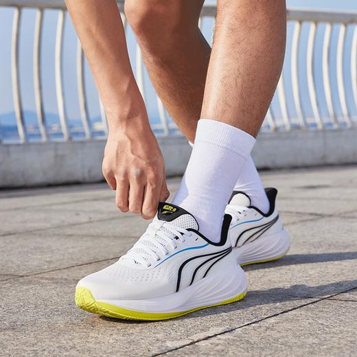 多威临界3代跑鞋男款专业缓震回弹跑步鞋女慢跑鞋透气运动鞋MT85220 商品图4