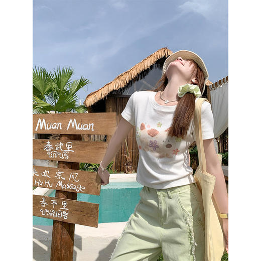 <曾小咸推荐>小花正肩显瘦减龄圆领短袖T恤 商品图2